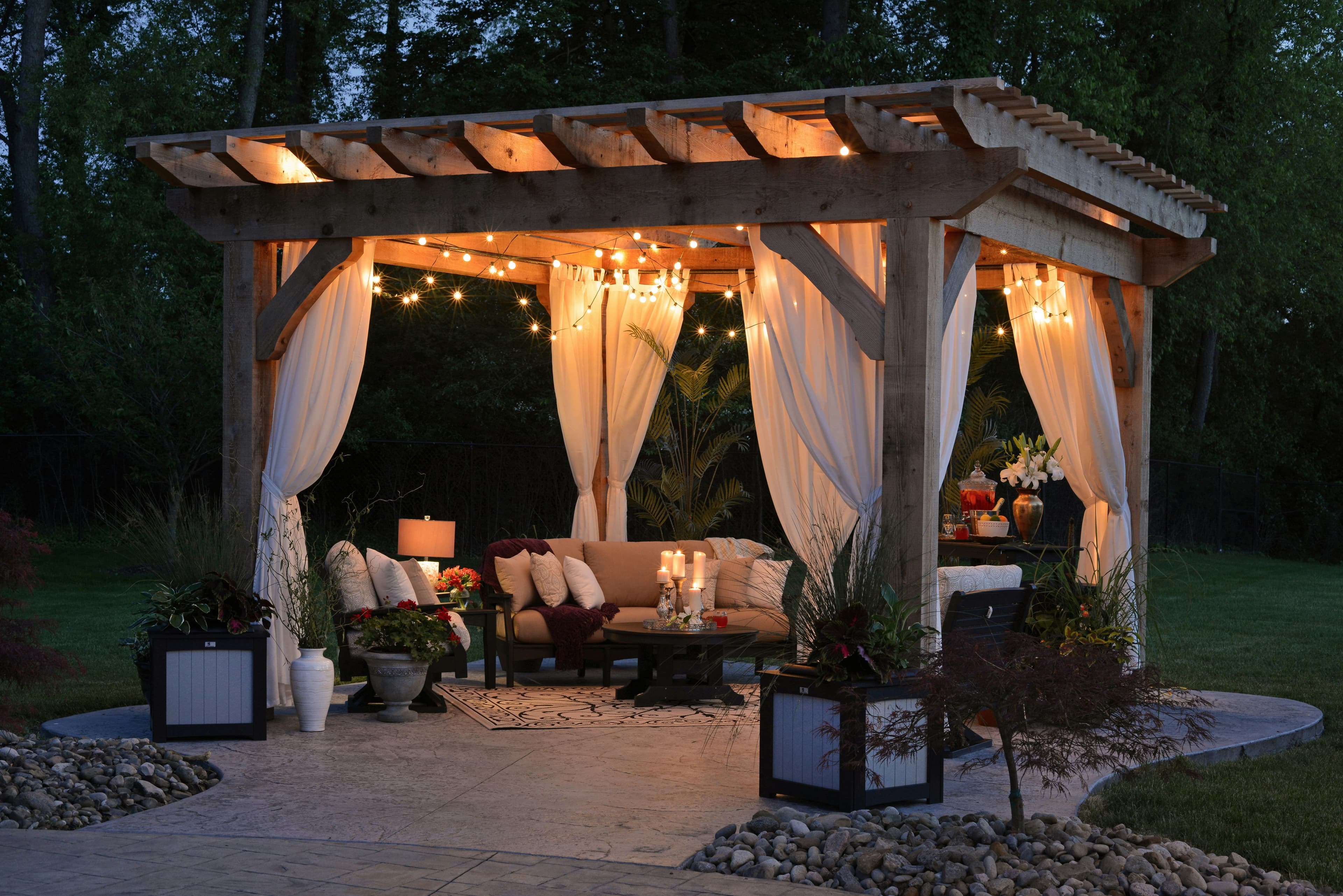 How to Create a Comfortable Outdoor Living Space