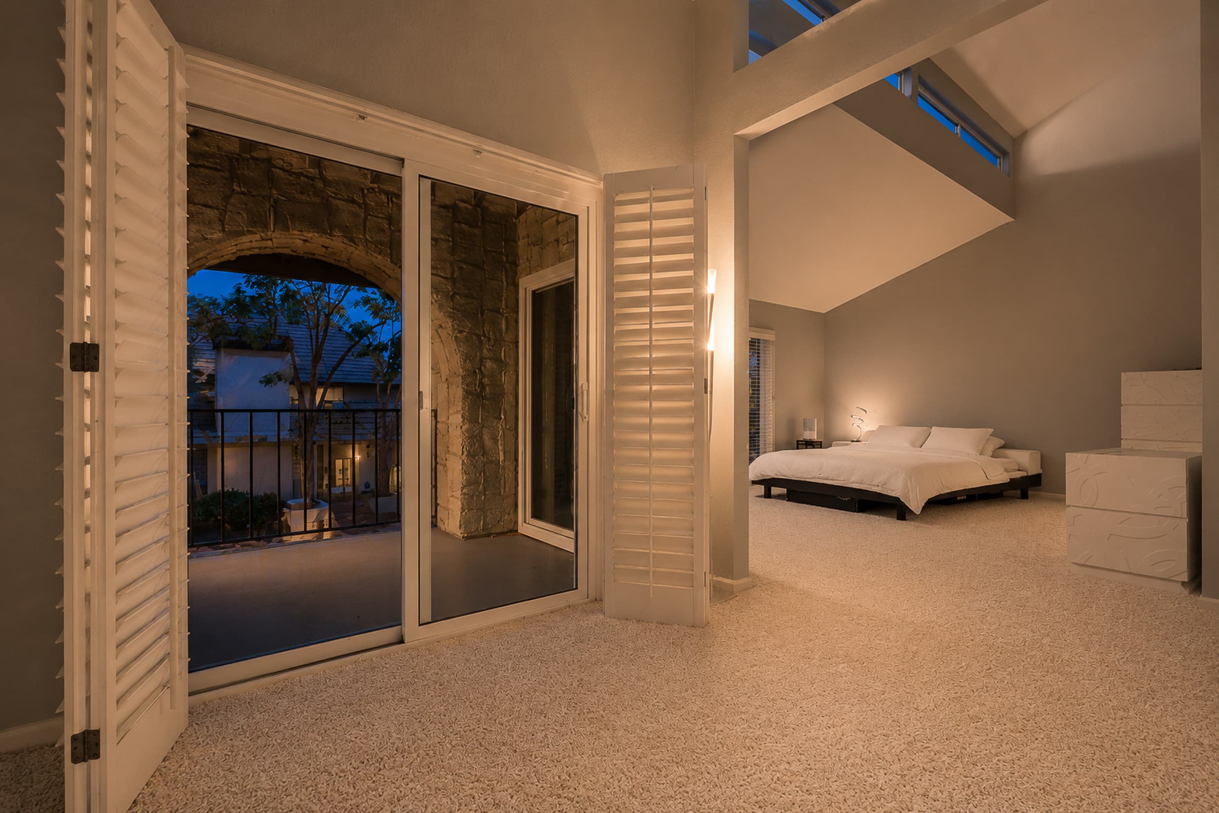 651 Edith Way thumbnail 3